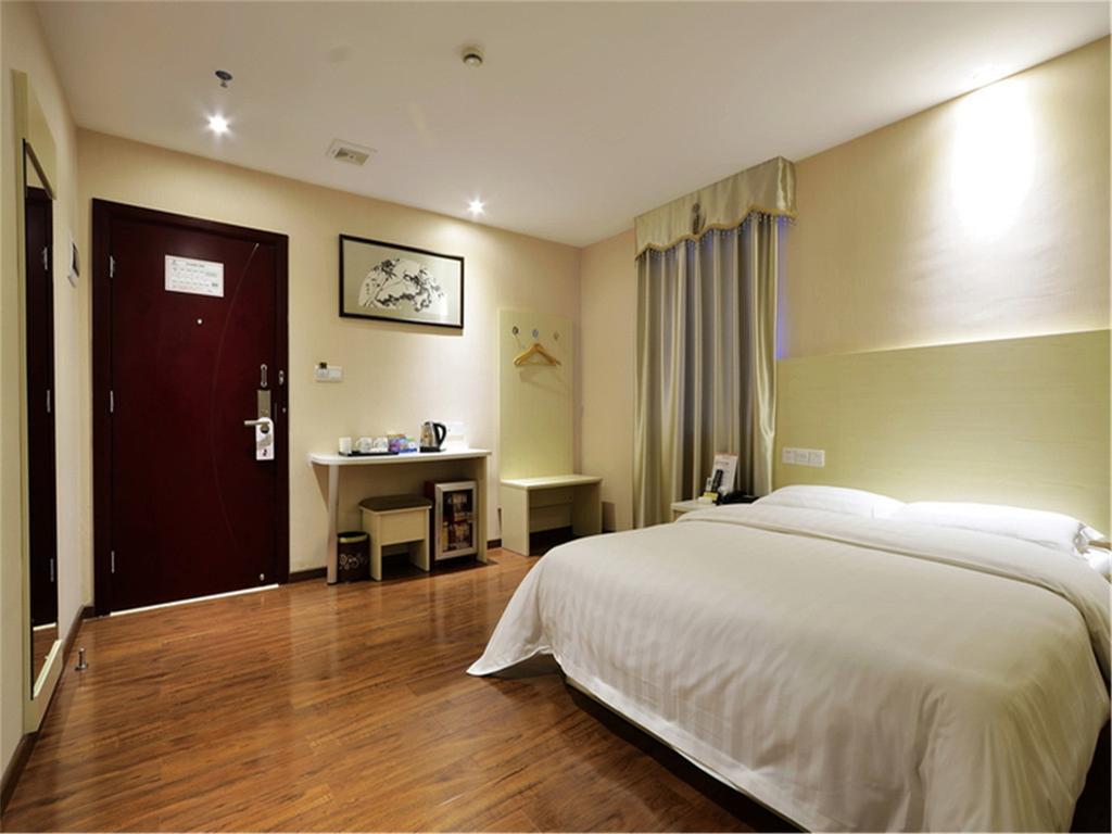 Fucheng Business Hotel Canton Esterno foto